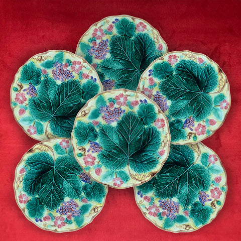 Six Wedgwood Majolica Strawberry Pattern Dessert Plates c.1930